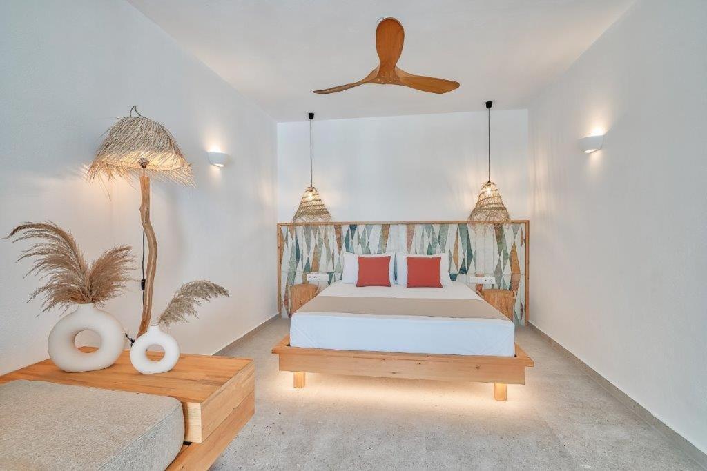 אנטיפארוס Marinatou Suites חדר תמונה